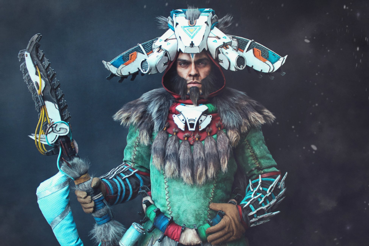 Ludus Cosplay as Aratak from Horizon Zero Dawn: The Frozen Wilds. Local professional cosplayer and comic con judge / host.
